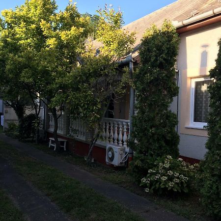 Stella Apartman Debrecen Esterno foto