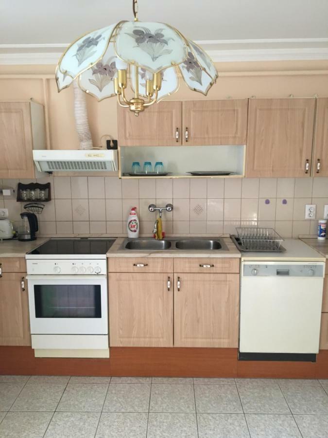 Stella Apartman Debrecen Esterno foto